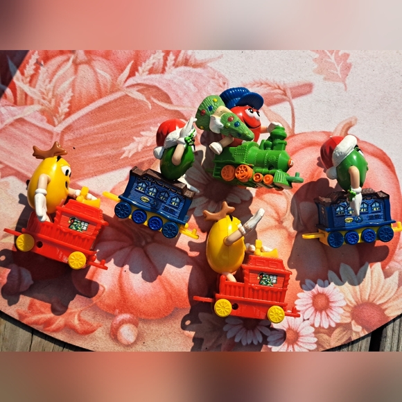 M&M Train Bundle - Picture 2 of 8